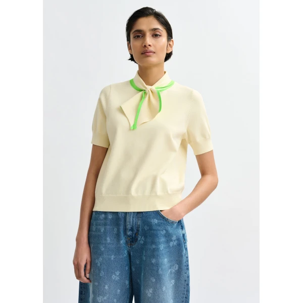 Essentiel Antwerp Off-white fine-knit polo with light green scarf-like contrast collar - Essentiel Antwerp Tops - Colorful Belgian Design - Shop at Luxury Shoes 
