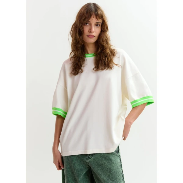 Essentiel Antwerp Off-white knit T-shirt with light green contrasting trim - Essentiel Antwerp Shirts - Colorful Belgian Design - Shop at Luxury Shoes 