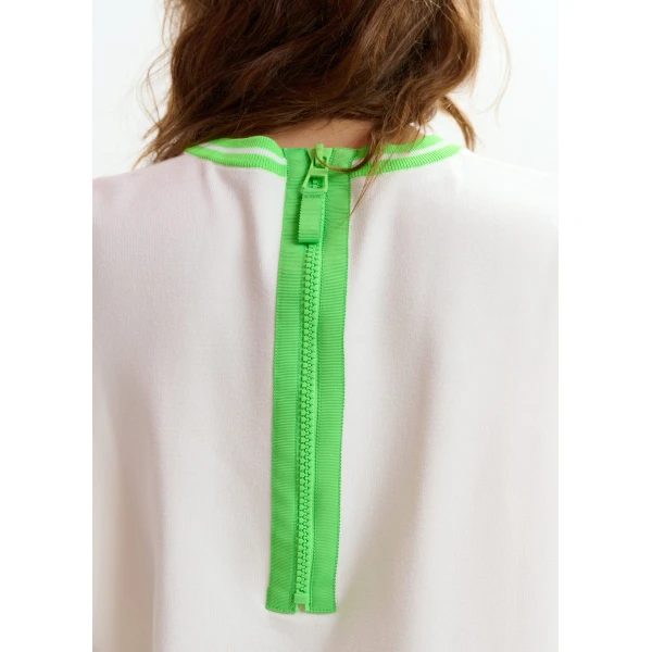 Essentiel Antwerp Off-white knit T-shirt with light green contrasting trim - Essentiel Antwerp Shirts - Colorful Belgian Design - Shop at Luxury Shoes 