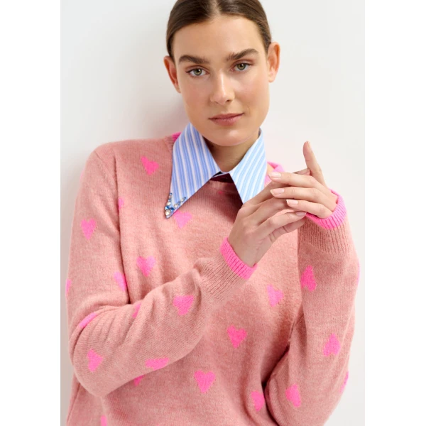 Essentiel Antwerp Pink heart-intarsia wool-blend sweater - Essentiel Antwerp Knitwear - Colorful Belgian Design - Shop at Luxury Shoes 