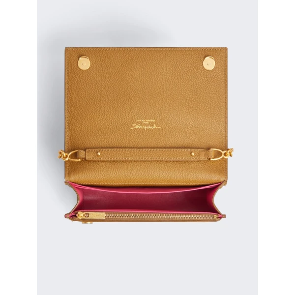 Schiaparelli nose bag