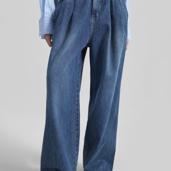 The Frankie Shop Buxton Pleated Wide Jeans – Medium Wash, view 3