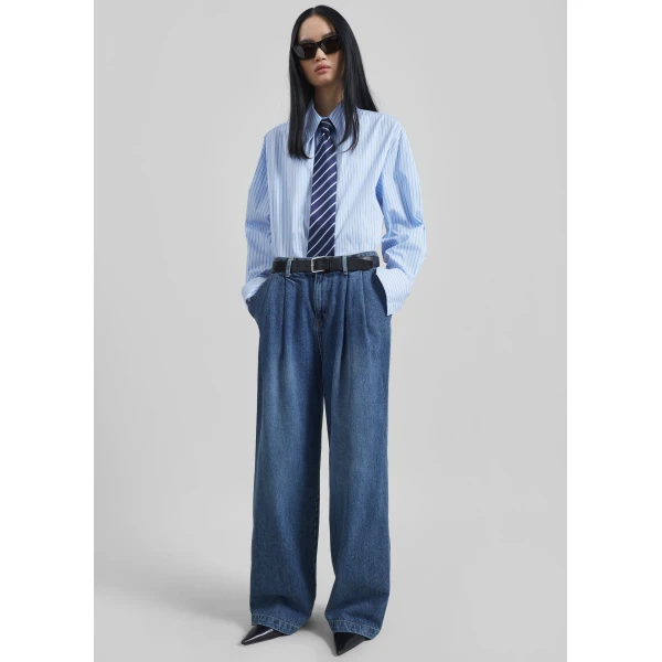 The Frankie Shop Buxton Pleated Wide Jeans - Medium Wash - Oversized Minimalist Pants in Blue - Shop at Luxury Shoes 