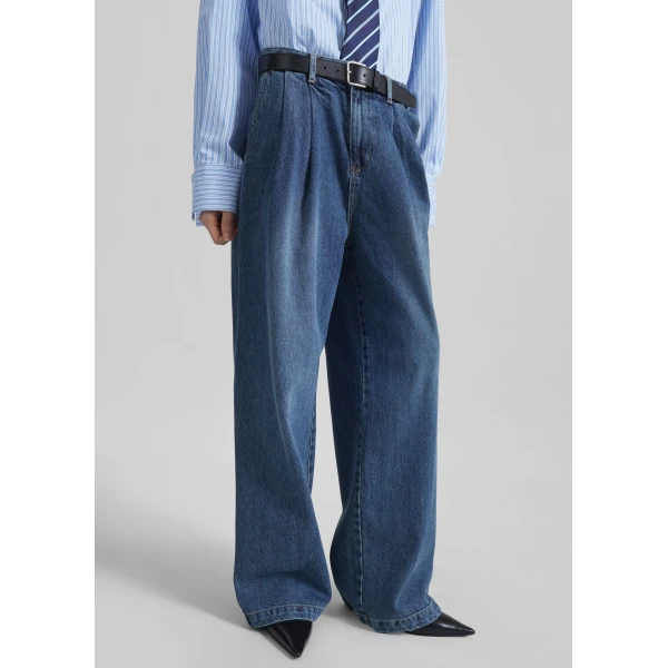 The Frankie Shop Buxton Pleated Wide Jeans - Medium Wash - Oversized Minimalist Pants in Blue - Shop at Luxury Shoes 