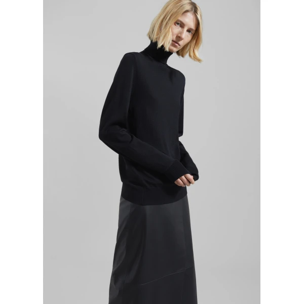 The Frankie Shop Eve Thin Turtleneck Sweater - Black - Oversized Minimalist Knitwear in Brown - Shop at Luxury Shoes 