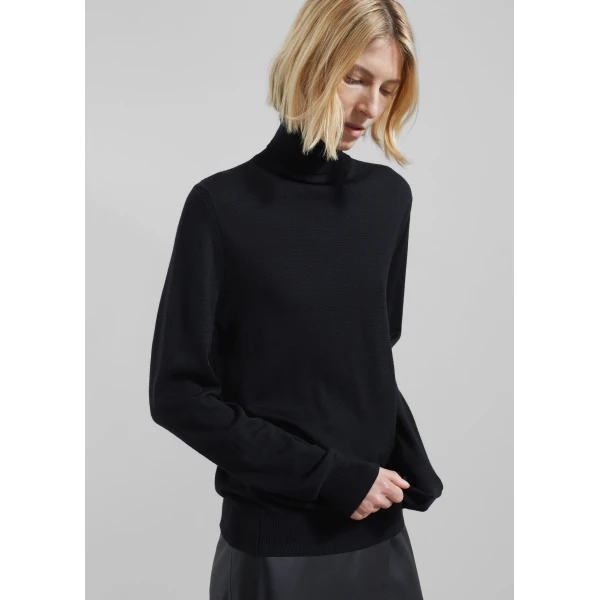 The Frankie Shop Eve Thin Turtleneck Sweater - Black - Oversized Minimalist Knitwear in Brown - Shop at Luxury Shoes 