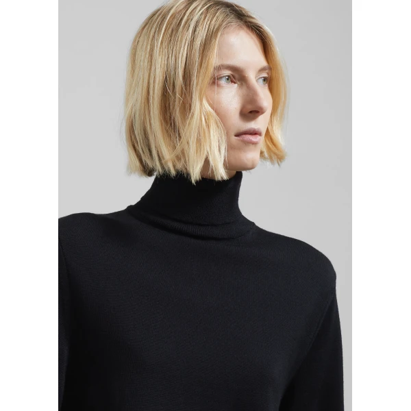 The Frankie Shop Eve Thin Turtleneck Sweater - Black - Oversized Minimalist Knitwear in Brown - Shop at Luxury Shoes 