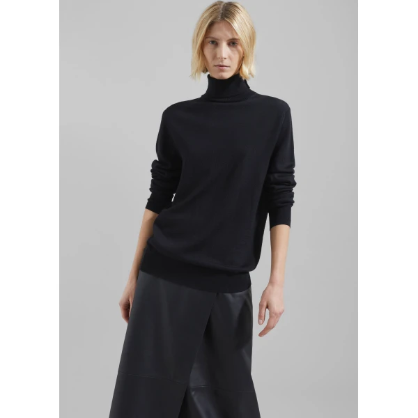 The Frankie Shop Eve Thin Turtleneck Sweater - Black - Oversized Minimalist Knitwear in Brown - Shop at Luxury Shoes 