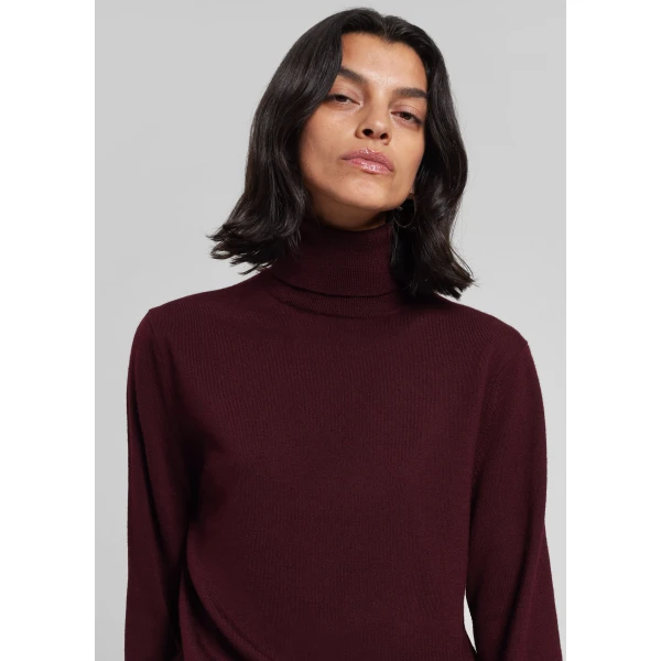 The Frankie Shop Eve Thin Turtleneck Sweater - Burgundy - Oversized Minimalist Knitwear in Red - Shop at Luxury Shoes 