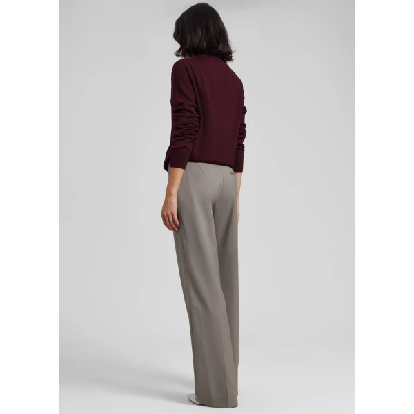 The Frankie Shop Eve Thin Turtleneck Sweater - Burgundy - Oversized Minimalist Knitwear in Red - Shop at Luxury Shoes 