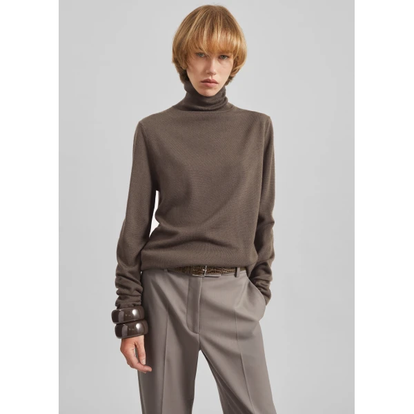 The Frankie Shop Eve Thin Turtleneck Sweater - Dark Taupe - Oversized Minimalist Knitwear in Brown - Shop at Luxury Shoes 