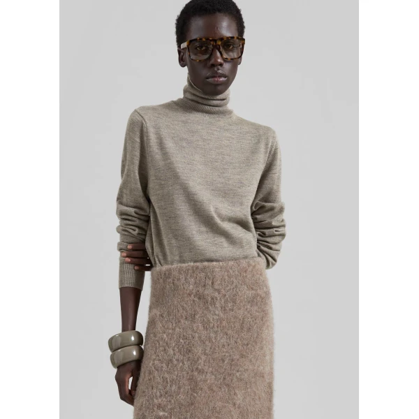 The Frankie Shop Eve Thin Turtleneck Sweater - Taupe - Oversized Minimalist Knitwear in Brown - Shop at Luxury Shoes 