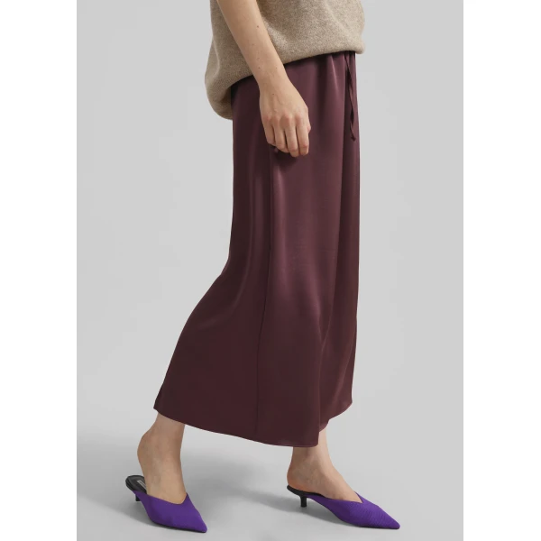 The Frankie Shop Loray Satin Midi Skirt - Burgundy - Oversized Minimalist Skirts in Red - Shop at Luxury Shoes 