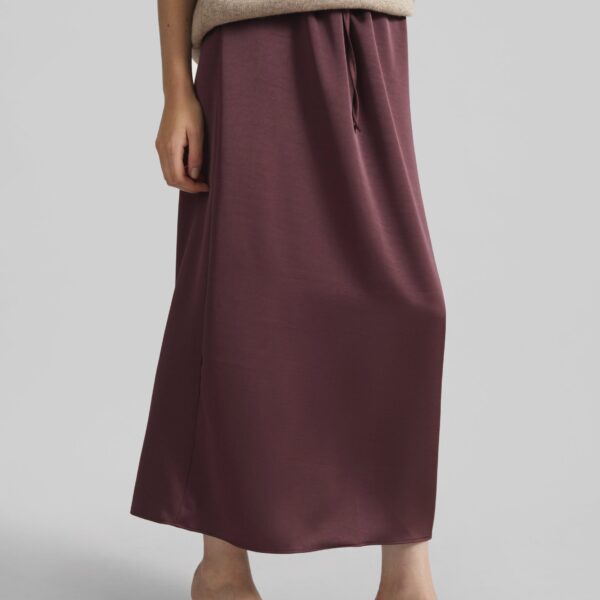 The Frankie Shop Loray Satin Midi Skirt – Burgundy, view 6