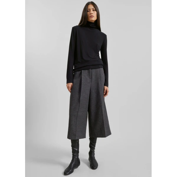 The Frankie Shop Loulou De Saison Gallinara Lds Second Skin Jersey Sweater - Black - Oversized Minimalist Knitwear in Black - Shop at Luxury Shoes 