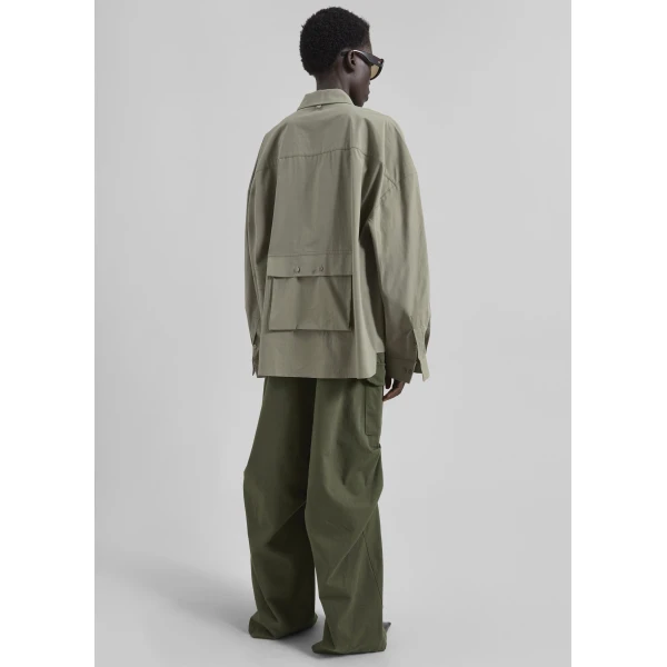 The Frankie Shop Sancey Cargo Pocket Shirt - Olive - Oversized Minimalist Tops in Green - Shop at Luxury Shoes 