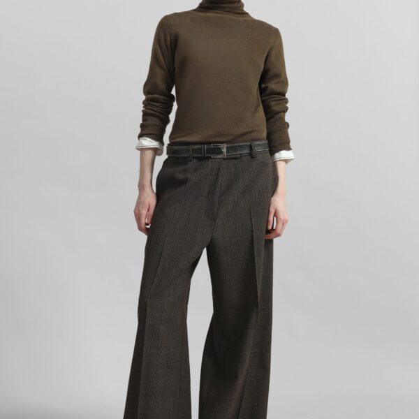 The Frankie Shop Utica Thin Turtleneck Sweater – Olive, view 3