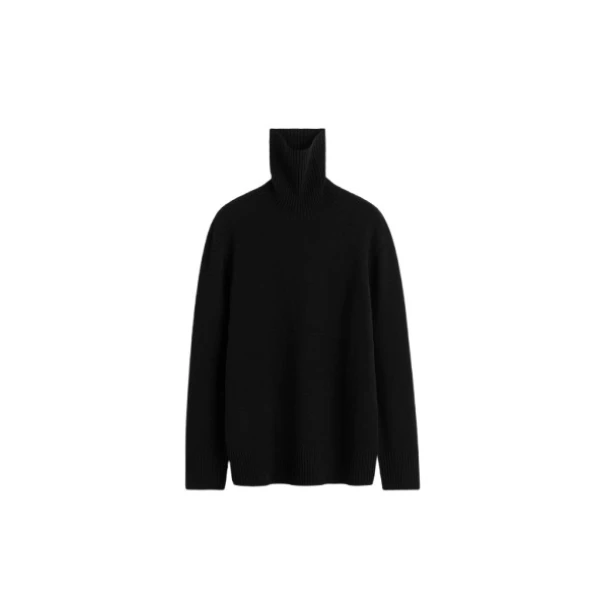 Toteme Knitwear with minimalist design at Luxury Shoes 