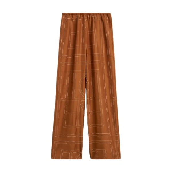 Toteme Loungewear with minimalist design at Luxury Shoes 