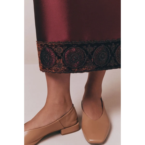 Destree Burgundy midi skirt with embroidered details - Destree - Graphic Parisian Fashion - Shop at Luxury Shoes 