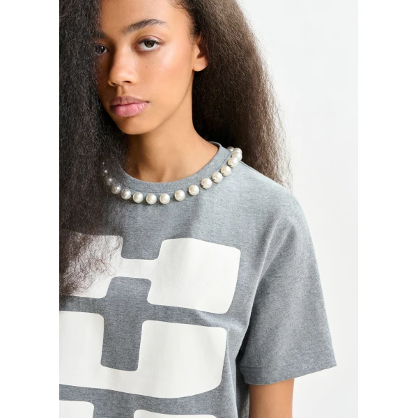 Essentiel Antwerp Grey and white cotton T-shirt with "HUH?"- print and bead embellishments - Essentiel Antwerp Shirts - Colorful Belgian Design - Shop at Luxury Shoes 
