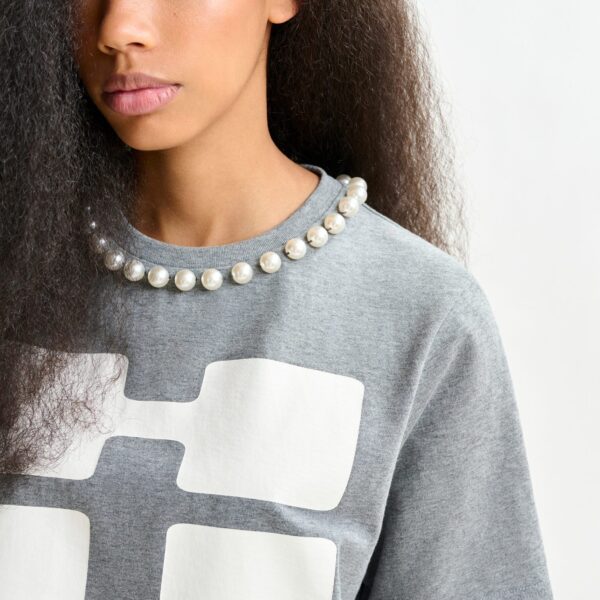 Essentiel Antwerp Grey and white cotton T-shirt with “HUH?”- print and bead embellishments Top, view 3