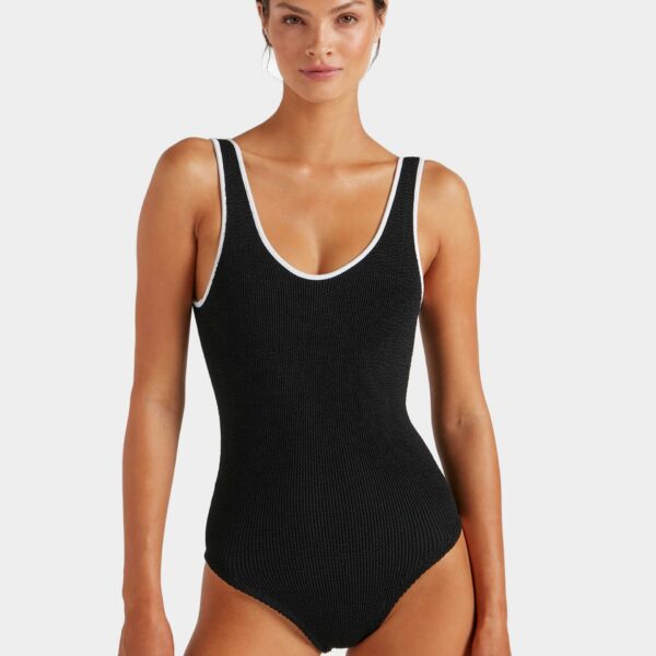 Hunza G Coverage Faye Swim
Black, view 2