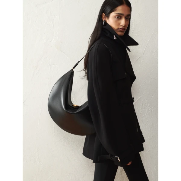 Jacquemus The Ovalo bag - Jacquemus Totes & Top-Handle Bags - Le Chiquito Style - Shop at Luxury Shoes 