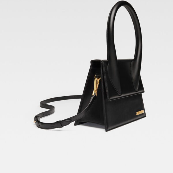 JACQUEMUS The large Chiquito, view 2