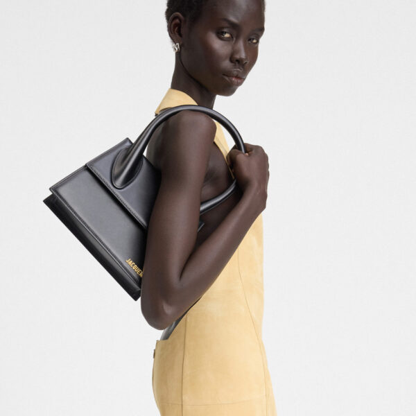 JACQUEMUS The large Chiquito, view 6