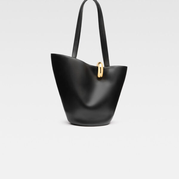 JACQUEMUS The medium Bambola, view 9