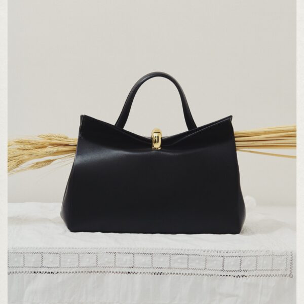 JACQUEMUS The small Valérie, view 9