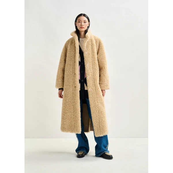 Essentiel Antwerp Off-white oversized faux shearling coat with stand-up collar - Essentiel Antwerp Coats - Colorful Belgian Design - Shop at Luxury Shoes 