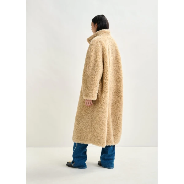 Essentiel Antwerp Off-white oversized faux shearling coat with stand-up collar - Essentiel Antwerp Coats - Colorful Belgian Design - Shop at Luxury Shoes 