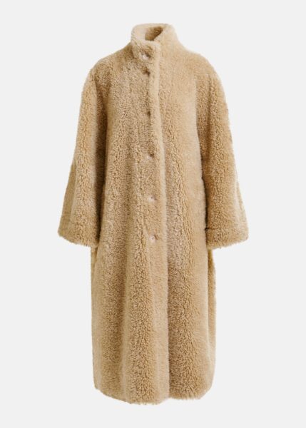 Essentiel Antwerp Off-white oversized faux shearling coat with stand-up collar - Essentiel Antwerp Coats - Colorful Belgian Design - Shop at Luxury Shoes 