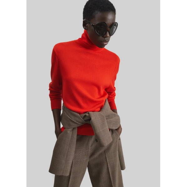 The Frankie Shop Eve Thin Turtleneck Sweater - Red - Oversized Minimalist Knitwear in Red - Shop at Luxury Shoes 