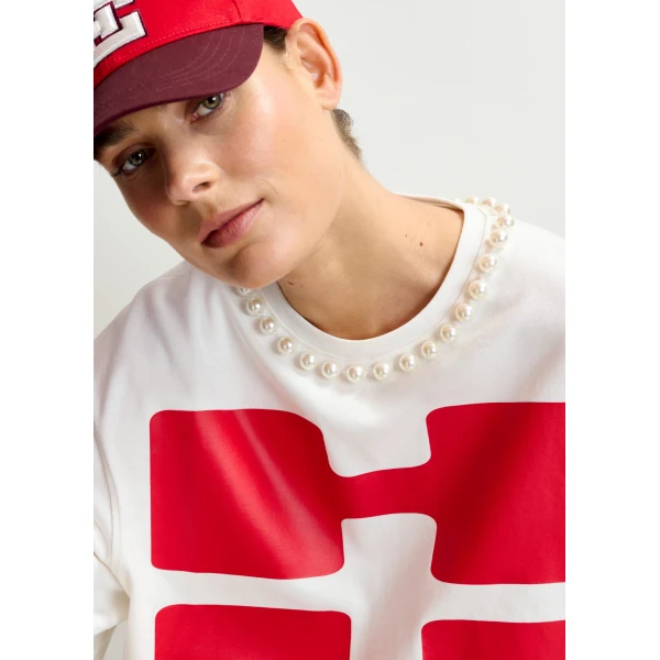 Essentiel Antwerp White and red oversized cotton T-shirt with "HUH?"- print and bead embellishments - Essentiel Antwerp Shirts - Colorful Belgian Design - Shop at Luxury Shoes 