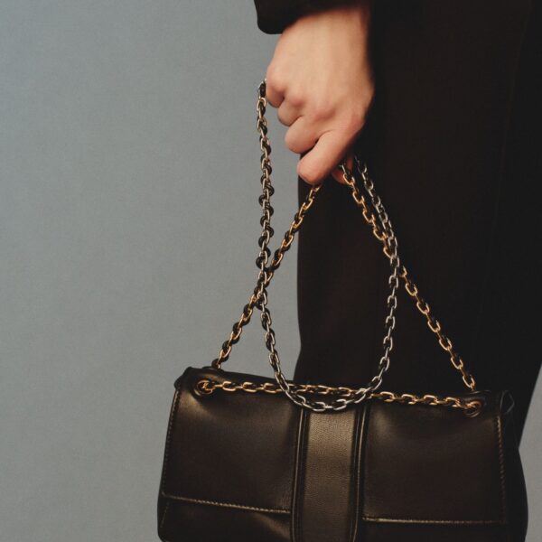 JACQUEMUS The Bambino Chaine Soft flap bag., view 3