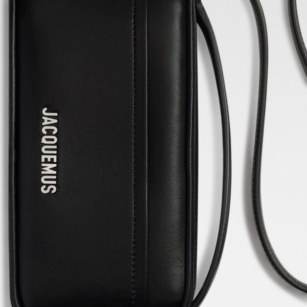 JACQUEMUS The Baneto Leather camera bag., view 4
