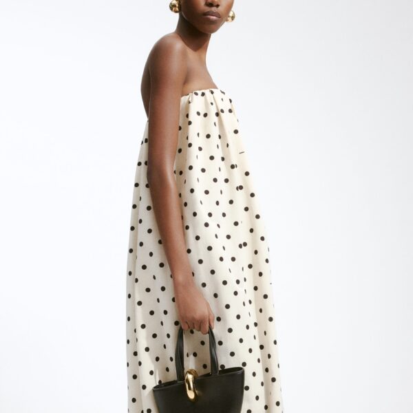 JACQUEMUS The small Bambola Asymmetric mini bucket bag., view 6
