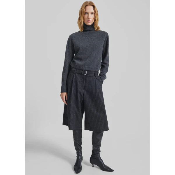 The Frankie Shop Carlow Bermuda Shorts - Charcoal/White Pinstripe - Oversized Minimalist Shorts in White - Shop at Luxury Shoes 