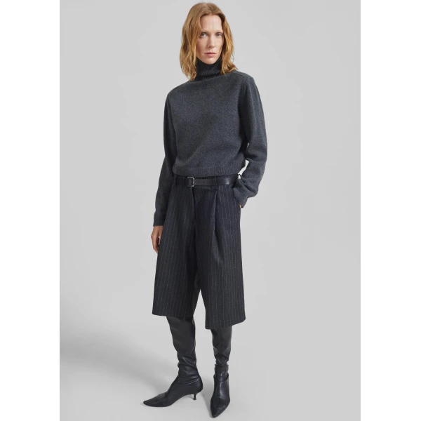 The Frankie Shop Carlow Bermuda Shorts - Charcoal/White Pinstripe - Oversized Minimalist Shorts in White - Shop at Luxury Shoes 