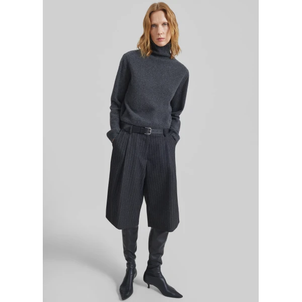 The Frankie Shop Carlow Bermuda Shorts - Charcoal/White Pinstripe - Oversized Minimalist Shorts in White - Shop at Luxury Shoes 