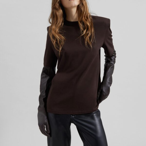 The Frankie Shop Carrington Padded Shoulder Tee – Brown Top, view 5