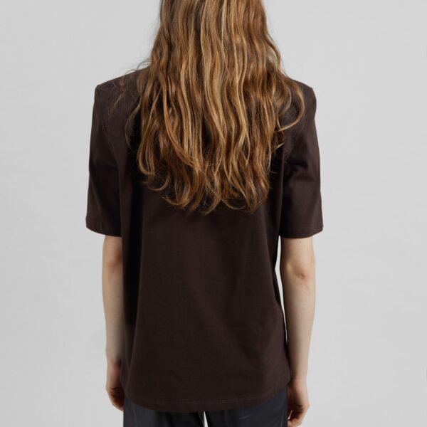 The Frankie Shop Carrington Padded Shoulder Tee – Brown Top, view 6