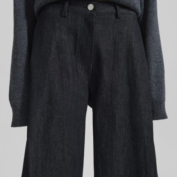 The Frankie Shop Nesna Barrel-Leg Jeans – Black, view 4