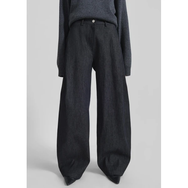 The Frankie Shop Nesna Barrel-Leg Jeans - Black - Oversized Minimalist Pants in Black - Shop at Luxury Shoes 