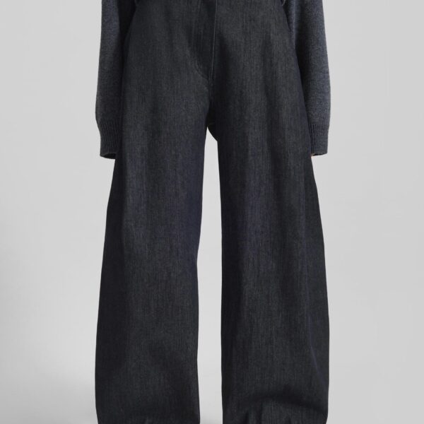 The Frankie Shop Nesna Barrel-Leg Jeans – Black, view 5
