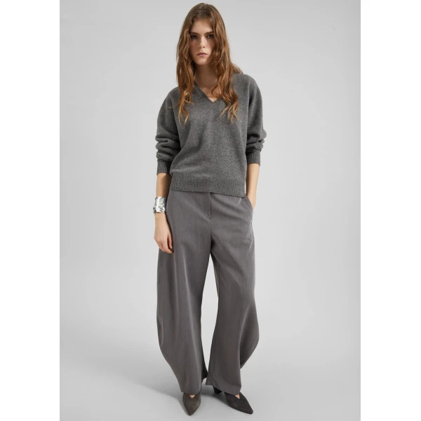 The Frankie Shop Ronse V-Neck Superfine Lambswool Sweater - Grey - Oversized Minimalist Knitwear in Grey - Shop at Luxury Shoes 