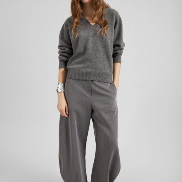 The Frankie Shop Ronse V-Neck Superfine Lambswool Sweater – Grey, view 3